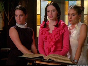 normal_Charmed-Caps406_145.jpg